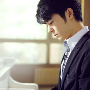 佘太君被扒开双腿疯狂输出
